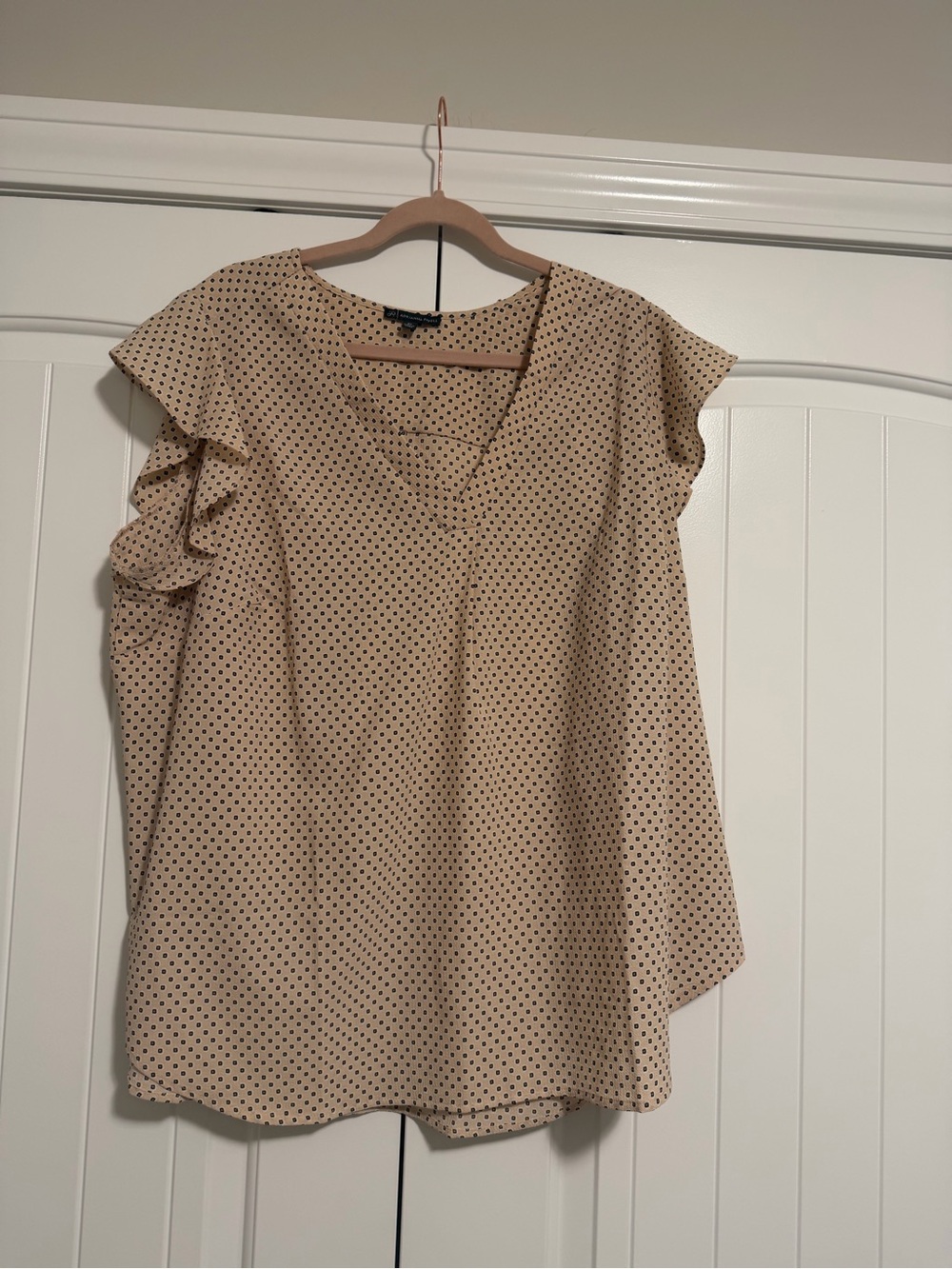 Adrianna Papell Beige Polka Dot V-Neck Ruffle Sleeve Blouse